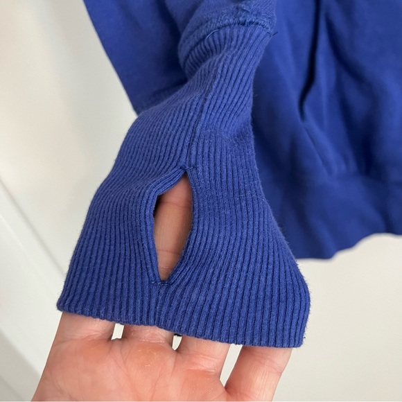 SOLD -Calvin Klein Performance Turtleneck Sweater with Thumb Hole - Picture 4 of 6